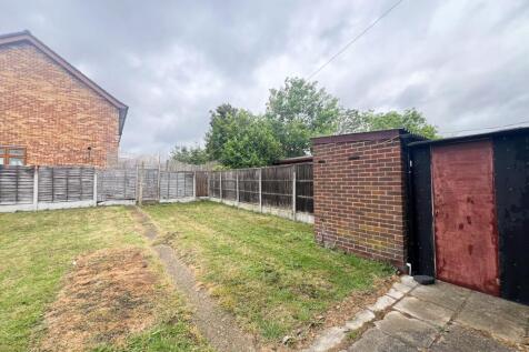 Elliott Gardens RM3