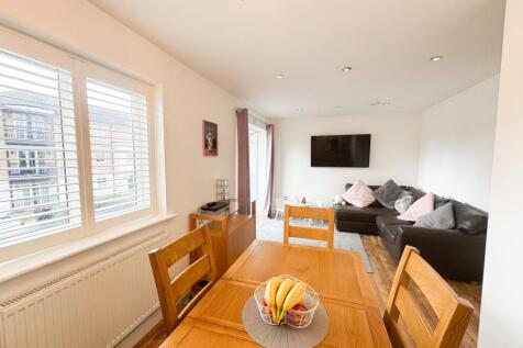 Buckingham Road CM16