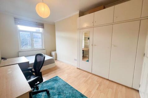 Park Grove Rd E11