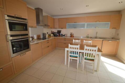 Coleridge Rd RM3