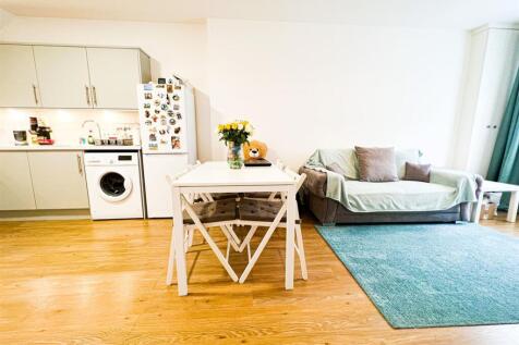Capworth Str E10