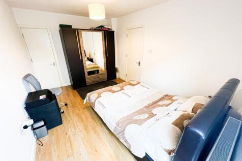 Capworth Str E10