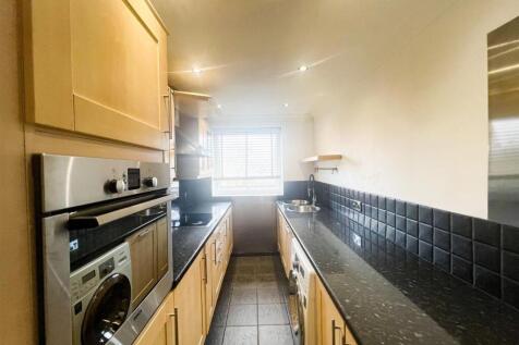 Hollybush Hill E11