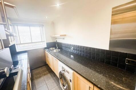 Hollybush Hill E11
