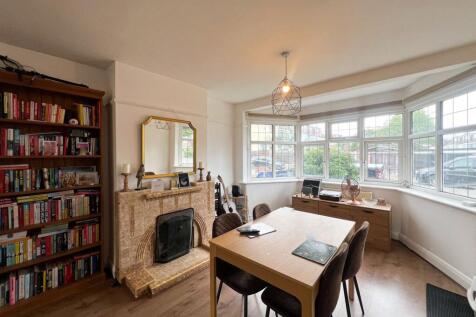 Eaton Rise E11