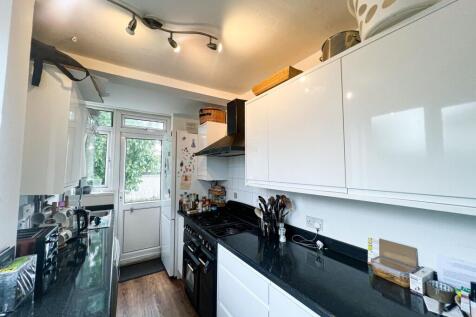 Eaton Rise E11