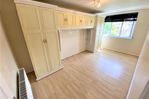 Haldon Close IG7