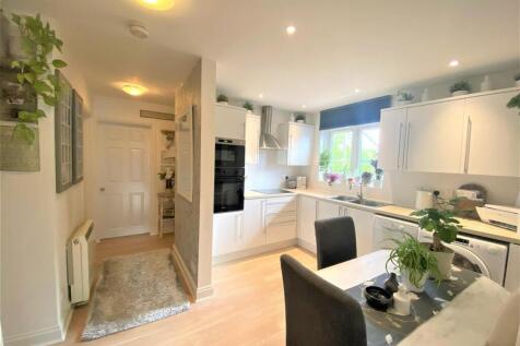 Peel Close E4