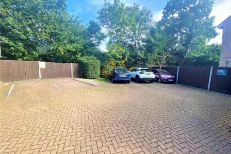 Peel Close E4