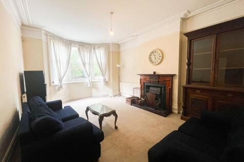 Aldersbrook Rd E12