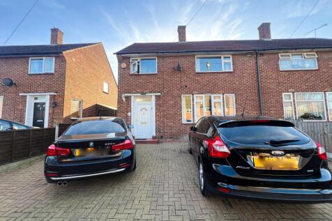 Wednesbury Rd RM3