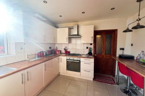 Wednesbury Rd RM3