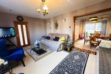 Wednesbury Rd RM3