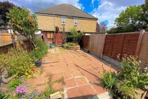 Boundary Rd E13
