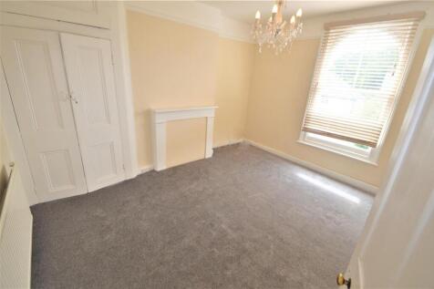 Sutton Court Rd E13