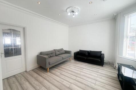 Belmont Park Rd E10