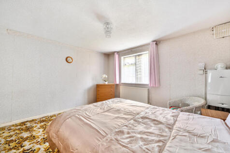 1306093-9-6846ca5...