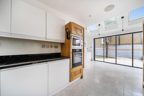 1369916-4-68ef9aa...