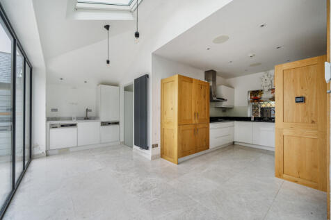 1369916-6-68ef9ab...