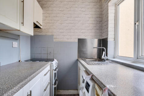 1369696-6-68f6158...