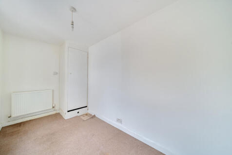 1369696-18-68f617...