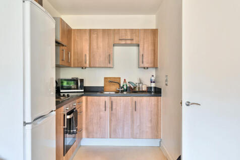 1320701-4-686f8ab...