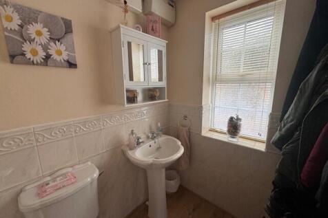 Cloakroom/wc