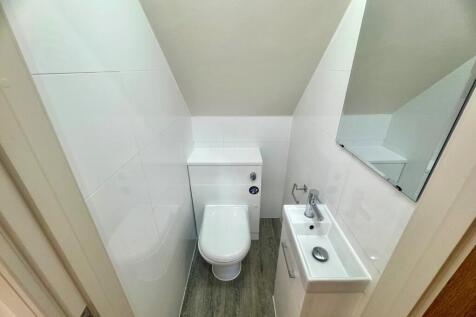 Cloakroom/wc