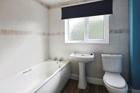 pbox-bathroom-321518.JPG