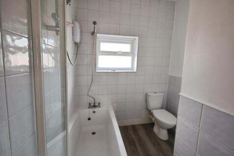 pbox-bathroom-329805.JPG