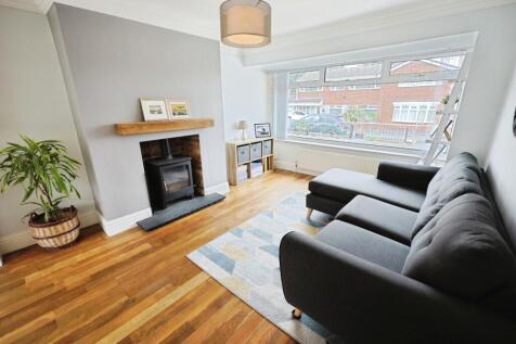pbox-living_room-312205.JPG