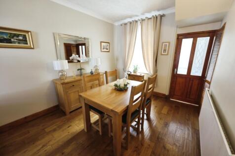 pbox-dining_room-312560.JPG