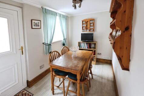 pbox-dining_room-312560.JPG