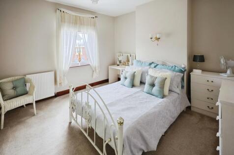 pbox-bedroom-312560.JPG
