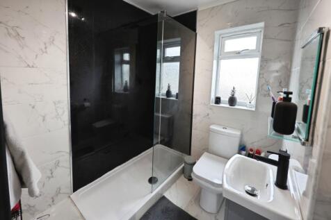 pbox-bathroom-313359.JPG