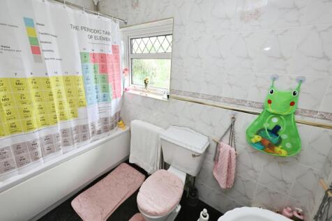pbox-bathroom-315039.JPG