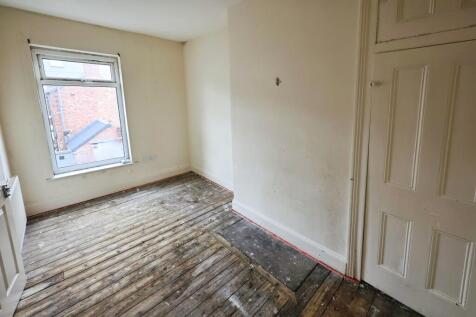 pbox-bedroom-315878.JPG