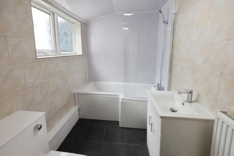pbox-bathroom-315062.JPG