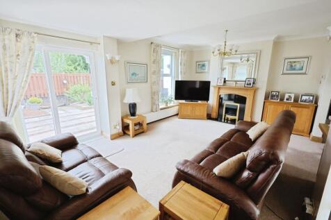 pbox-living_room-316527.JPG