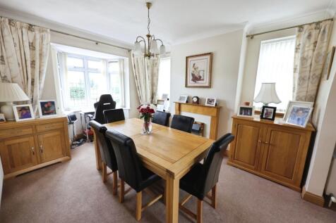 pbox-dining_room-316527.JPG