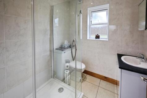 pbox-bathroom-316527.JPG