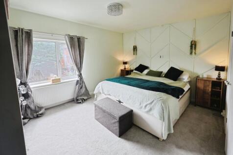 pbox-bedroom-312561.JPG