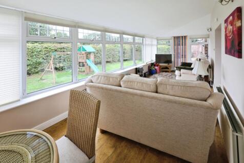 pbox-living_room-316566.JPG