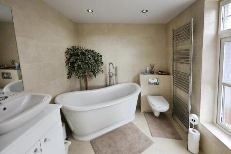 pbox-bathroom-316566.JPG