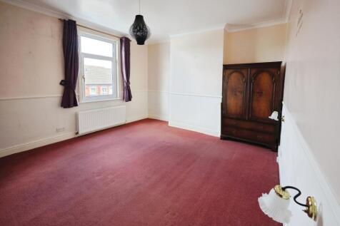 pbox-bedroom-315158.JPG