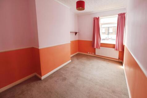pbox-bedroom-315158.JPG