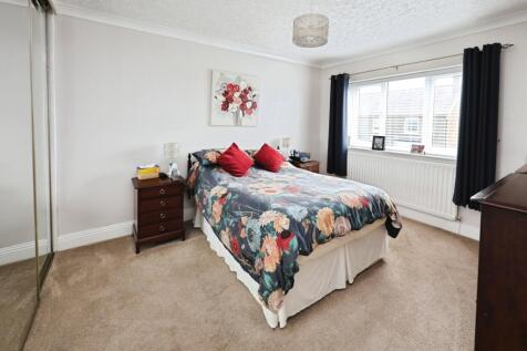 pbox-bedroom-318898.JPG