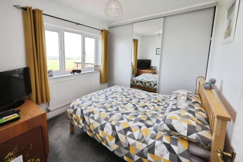 pbox-bedroom-318898.JPG