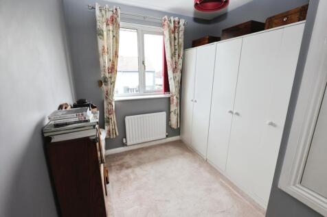 pbox-bedroom-319393.JPG