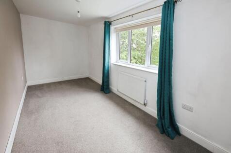 pbox-bedroom-319405.JPG